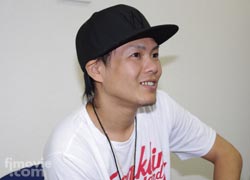 勝又悠監督写真"