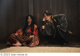 記事写真。幻士郎と、小林亮太さん演じる亞門